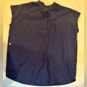 Figs Rafaela scrub top in navy